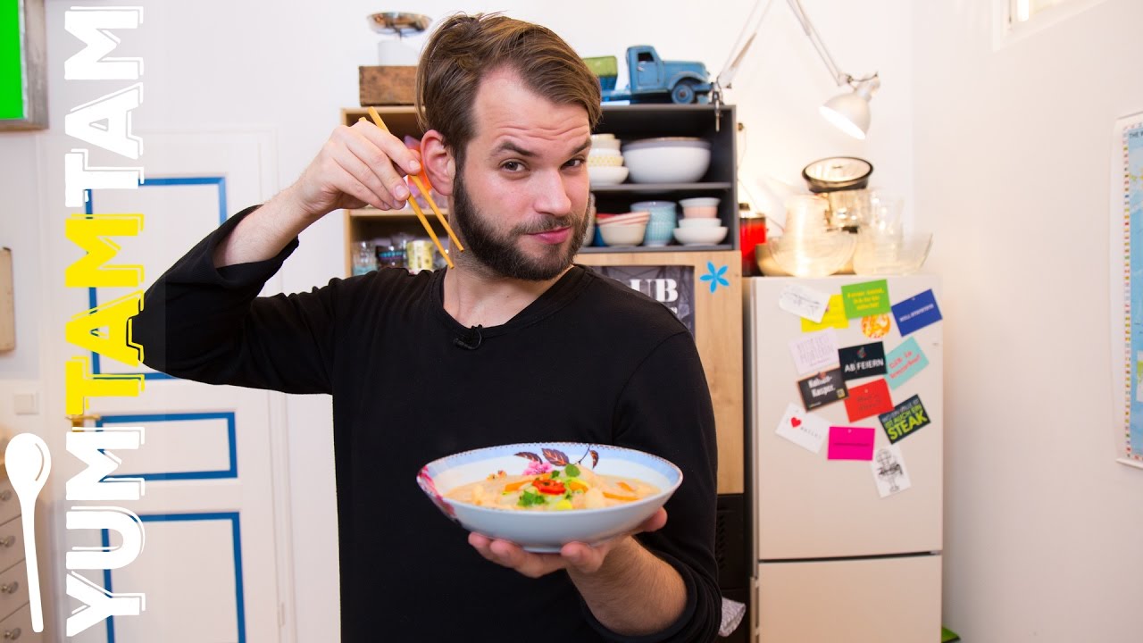 Nudelsuppe im Thai Style // mit Curry, Kokosmilch & Gemüse // #yumtamtam