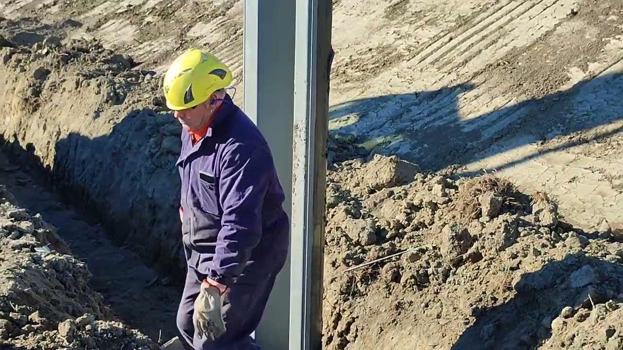 Infissione di palancole in PVC come barriera idraulica