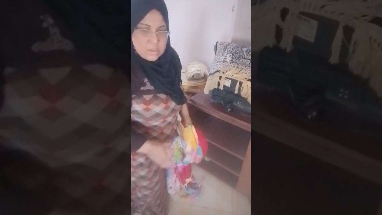 موصوف ليا اخش تحت السرير