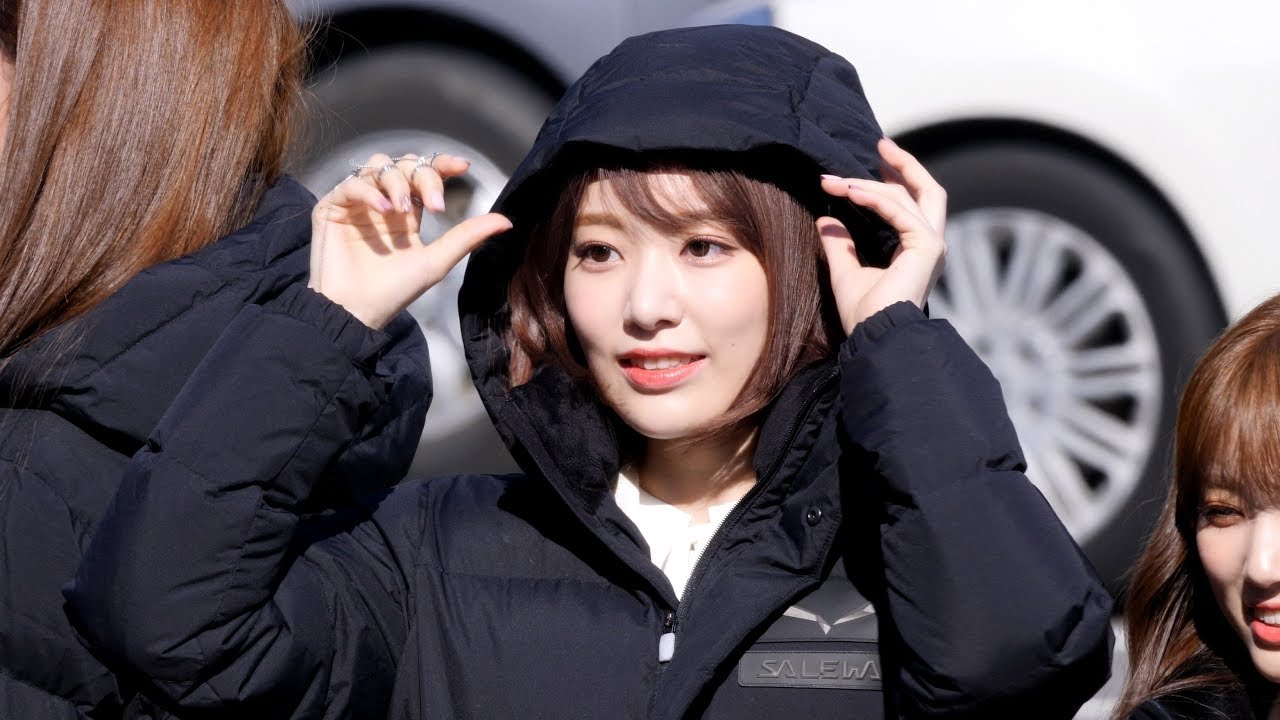 181103 아이즈원 (IZ*ONE) 남동생 소개시켜주고 싶은 멤버로 민주뽑은 [미야와키 사쿠라]  Miyawaki Sakura 4K 직캠 (음악중심 미니 팬미팅) by Mera