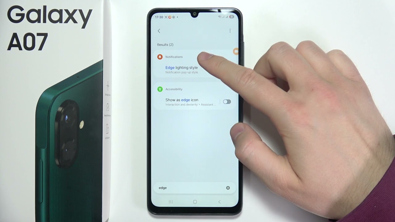Есть ли у Samsung A07 боковая панель?