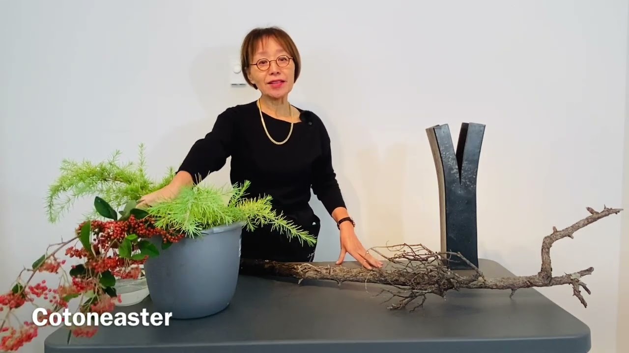 Ikebana demonstrtion by Machiko Faught (2023 Winter exhibition)