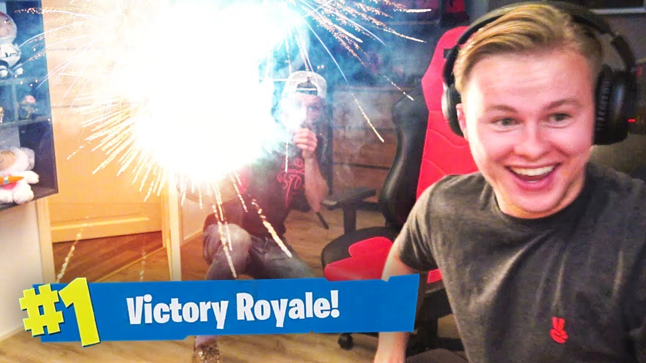 VUURWERK AFSTEKEN!! - Fortnite #51