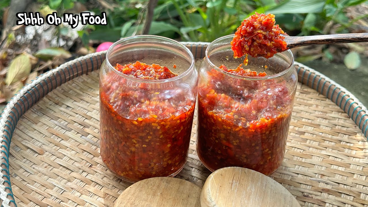 ធ្វើម្ទេសឆាយ៉ាងម៉េចទុកបានយូរ_Easy Homemade Chili Oil | How to Make and Store for Months!