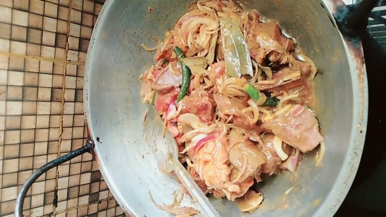 হাতে মাখা গরুর মাংস রান্না 