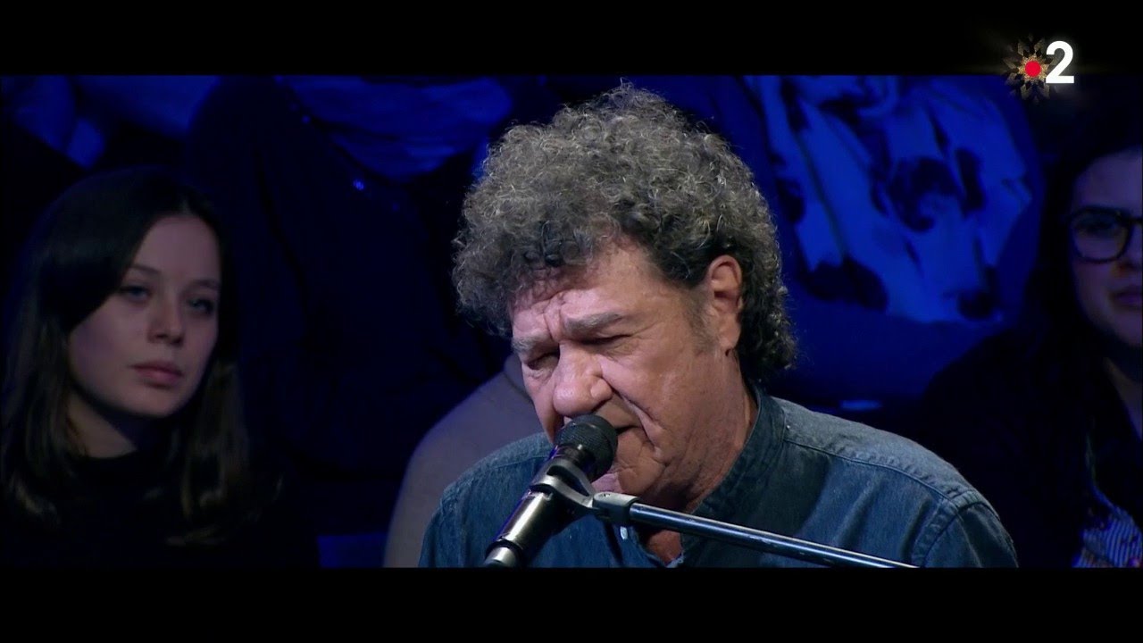 Robert Charlebois interprète en live 