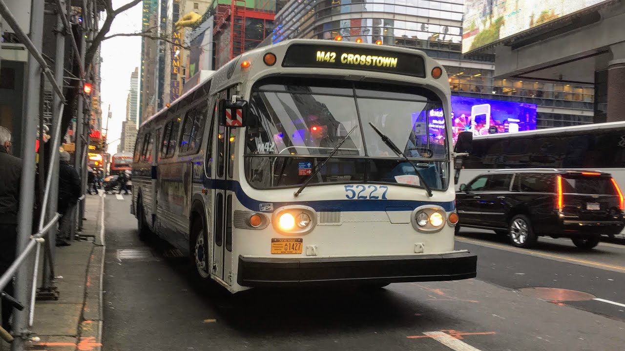 ᴴᴰ 2018 MTA NYCT Holiday Vintage Buses Action
