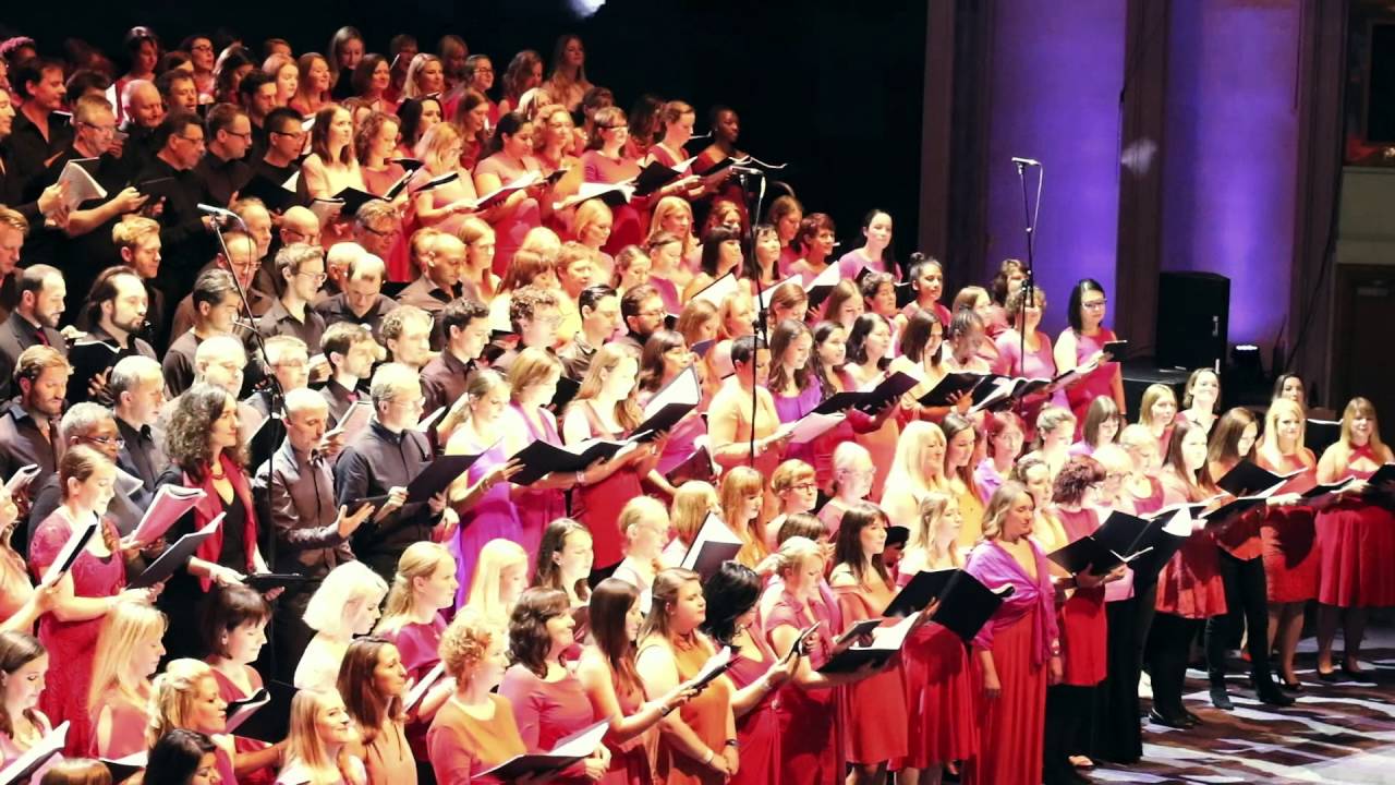London City Voices choir sing The Boxer