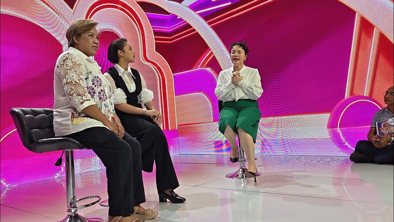 เสร็จสิ้นรายการถ่ายทอดสดต้นหนูแหม่มตอนนี้ จันทร์หอมสตอรี่ กำลังถ่ายทอดสด!