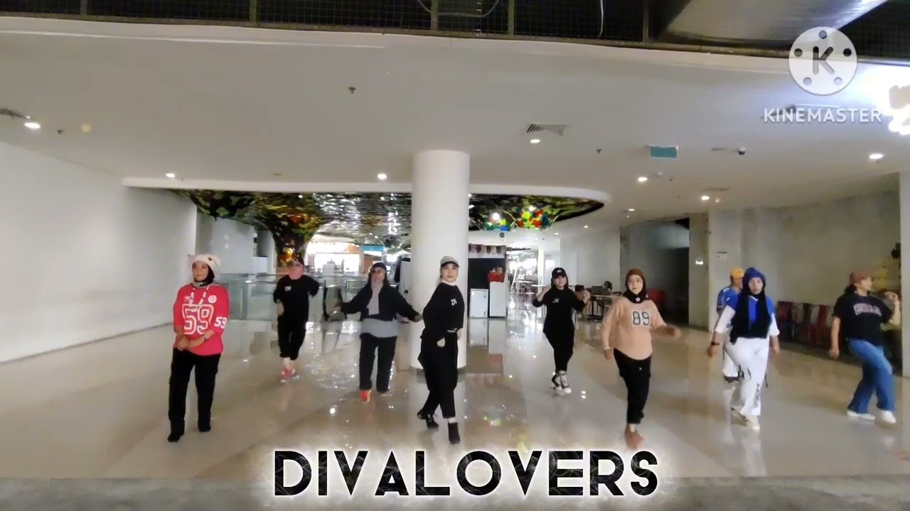 GET LOW LINEDANCE II CHOREO: Ryan & Kiki (INA) II INTERMEDIATE II BY : DIVALOVERS