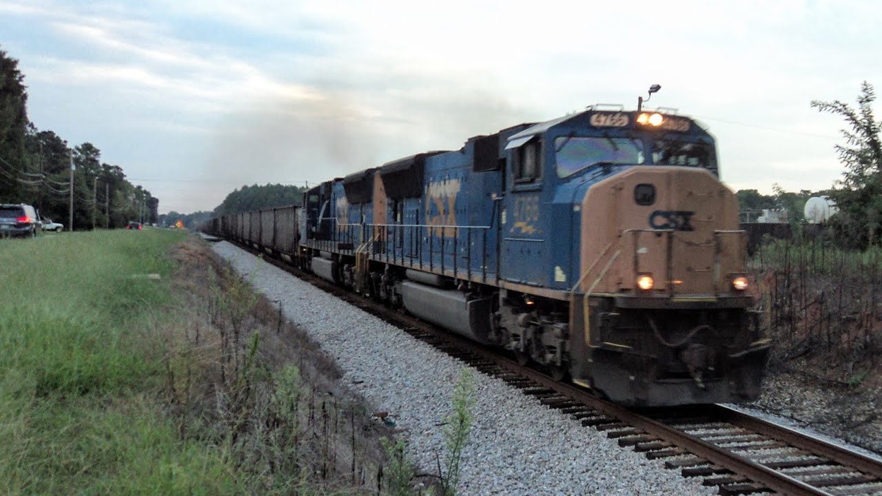 CSX 4766 leads CSX T205-05 in Palmetto, GA