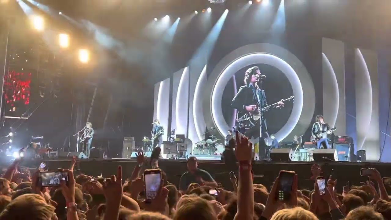 R U Mine - Arctic Monkeys. Live at Hillsborough Park. Sheffield