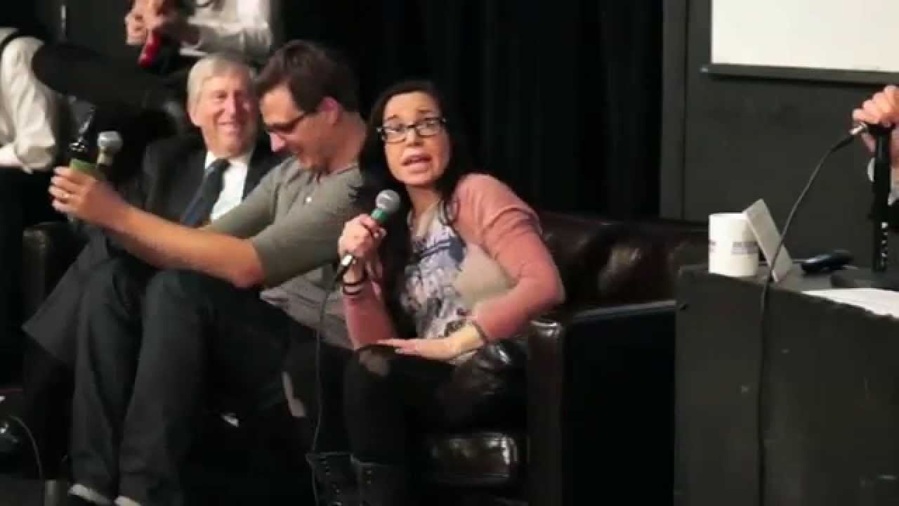 Janeane Garofalo on Hoarders vs. Alcoholics — Running Late with Scott Rogowsky