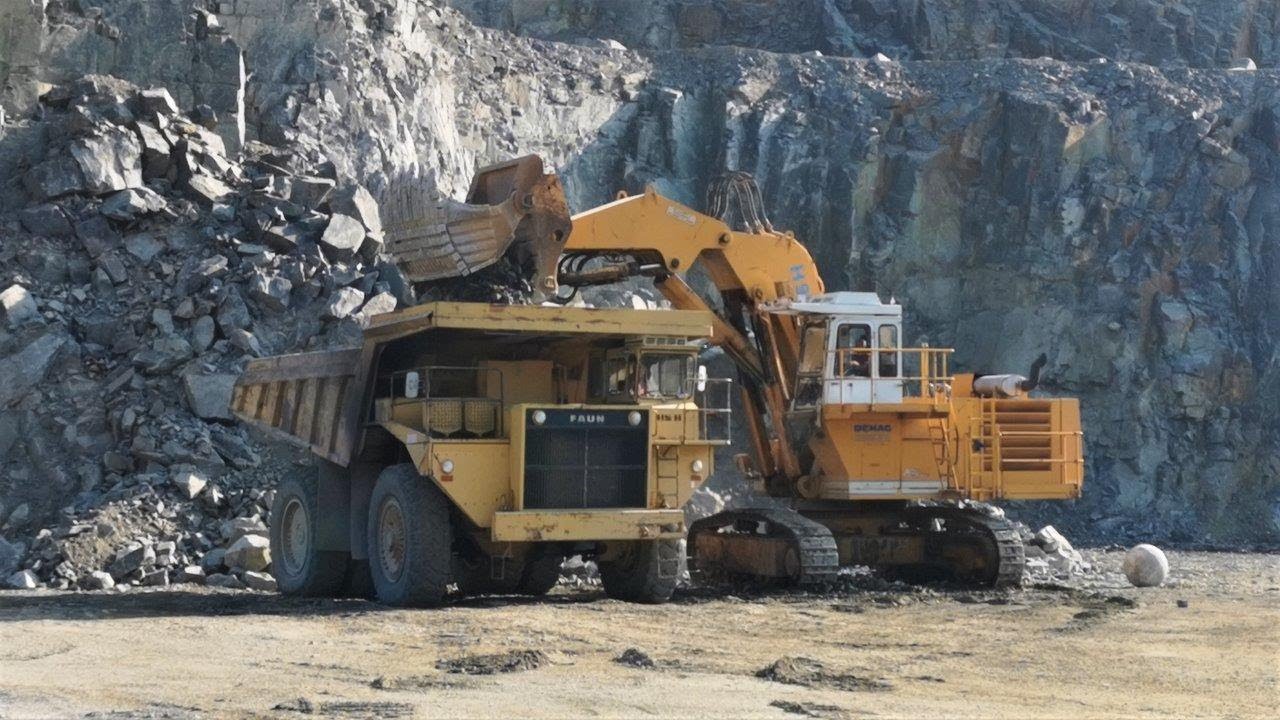 RARE!! Demag H95 shovel loads Faun K85.8 trucks in 2021