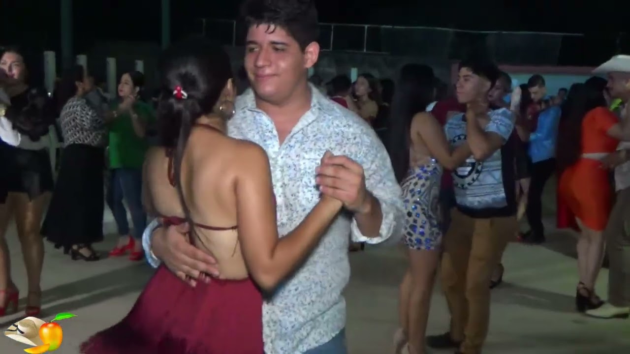 Que bonito es lo bonito Papa !!-Abrazala bien compa ! |Ajuchitlan del Progreso