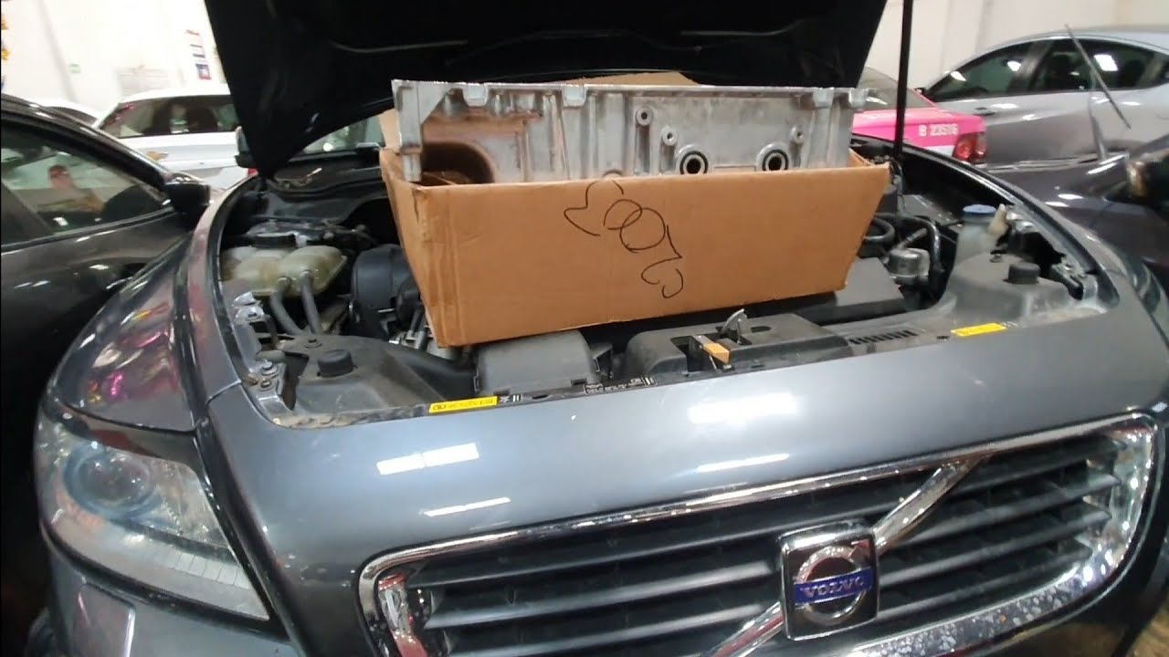 Volvo S40 con fuga de aceite en carter de motor!
