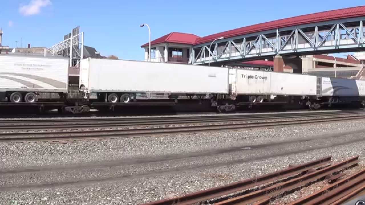 NS 8102 (ES44AC) trailing on 21J