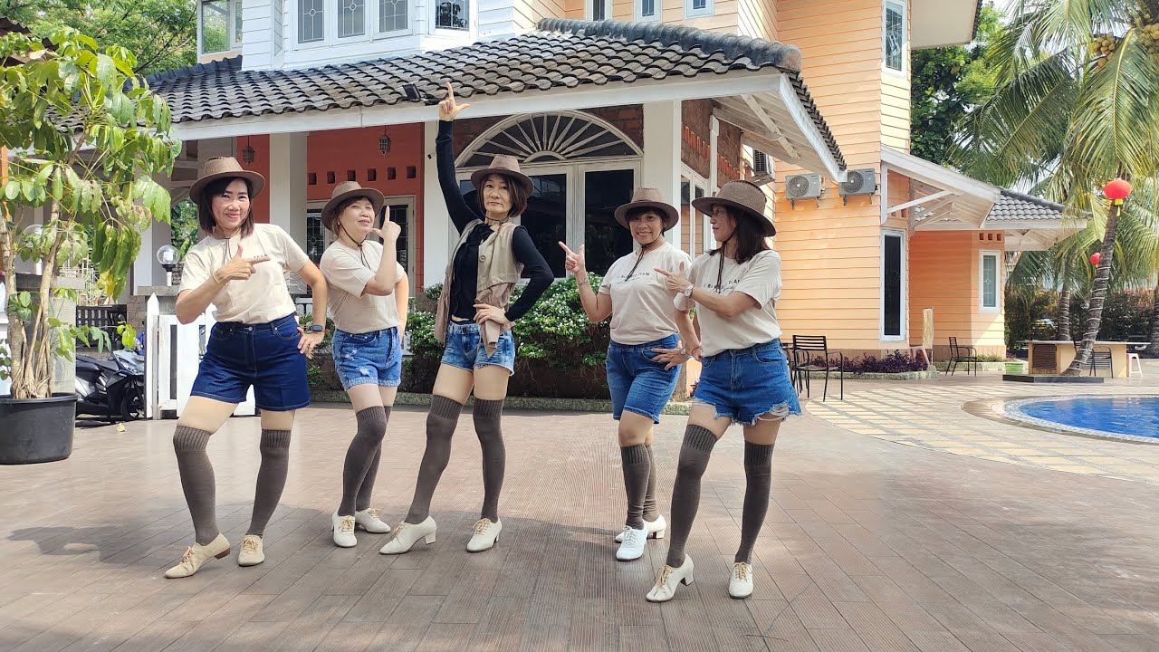 Country roads ~ Line Dance Beginner ||Choreo : Hee Jin Kim (Korea)