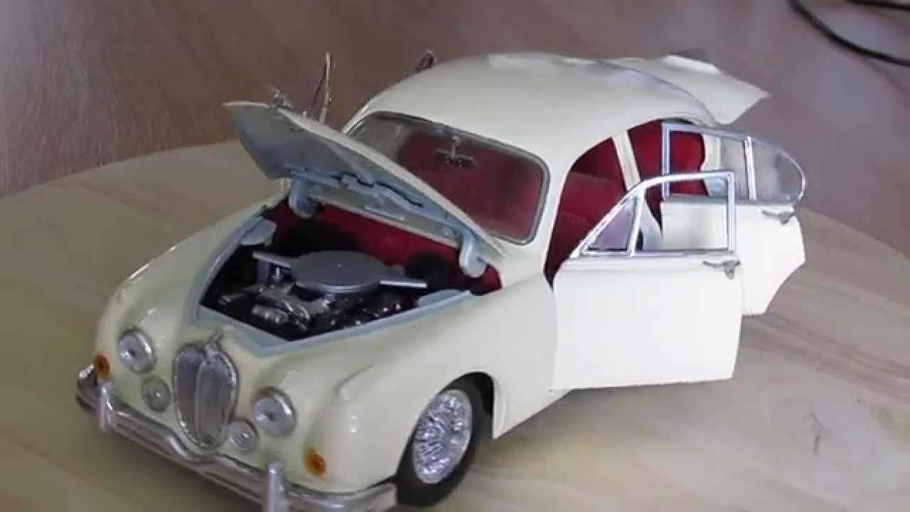 Jaguar MK2 1:18 by Maisto