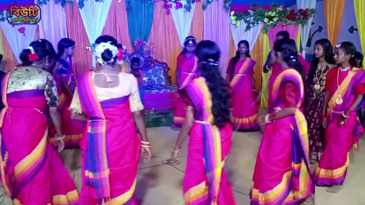 বঁধু সেজে নিজের গায়ে হলুদের ধামাইল নিত্য করলেন  শিল্পী বিউটি মল্লিক || Dhamail gan @ beauty Dhamail