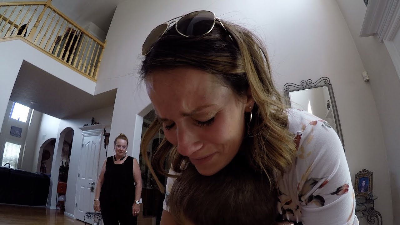 😢 MOM BURSTS INTO TEARS BEFORE LEAVING HER FAMILY - EMOTIONAL GOODBYE 😭