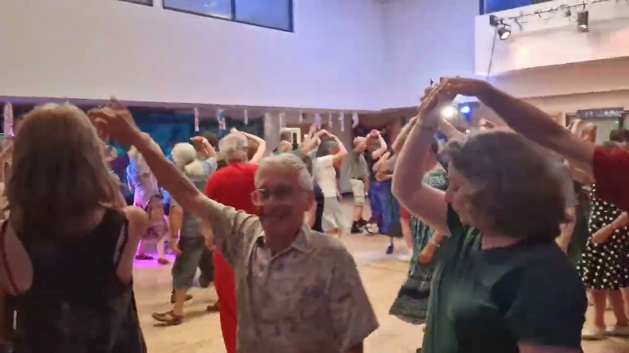 Emily & The Simons - The Marsinnoise. Dance: Emily Bowden & Simon Laffineur, music: Simon Dumpleton.