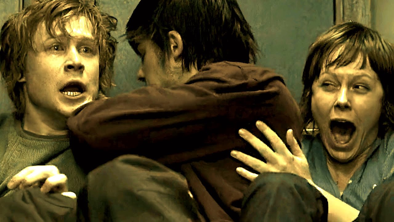 5 Friends Stuck in a Mountain, Find Shelter, But Get Chased by a Psychopath Instead