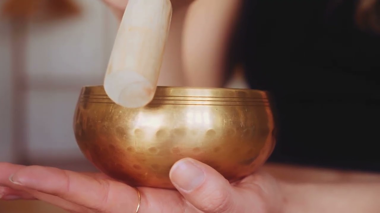 10 Min Lhasa Morning: Echoes of the Singing Bowls (222Hz)