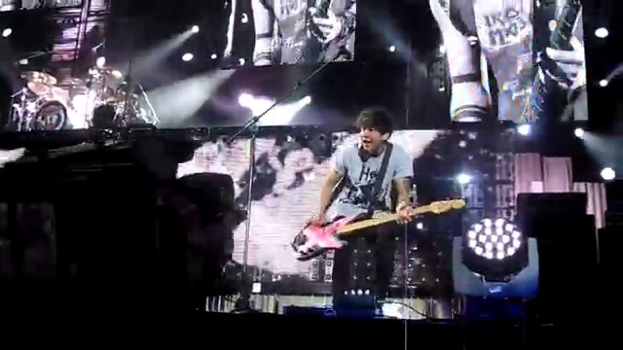 5SOS - End Up Here (May 20, 2015, Amsterdam)