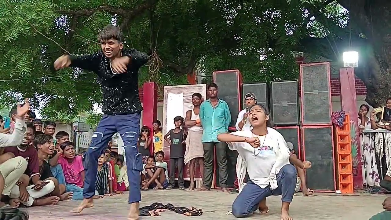 Aman Chingari vs Kajal Roy || Tukur Tukur dekhte ho kya|| Old bollywood songs || Aman Chingari dance