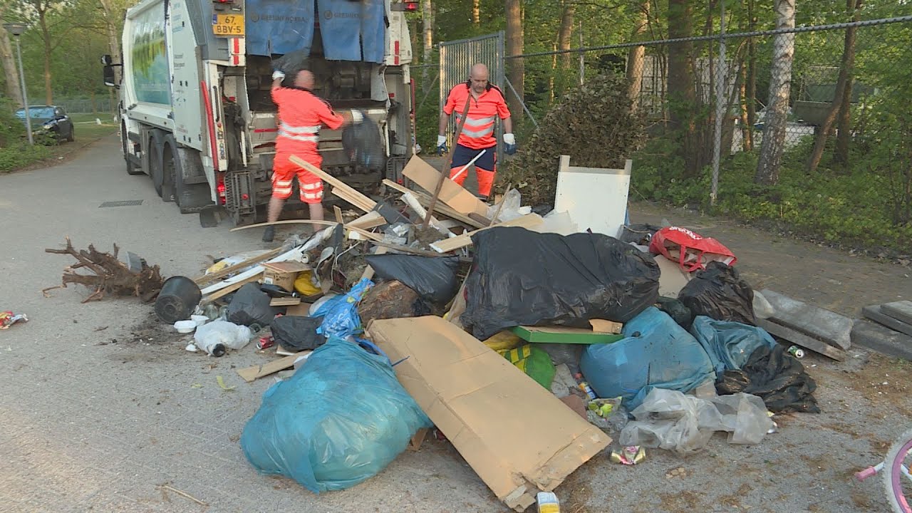 Almeerse wethouder spinnijdig op mensen die afval illegaal dumpen