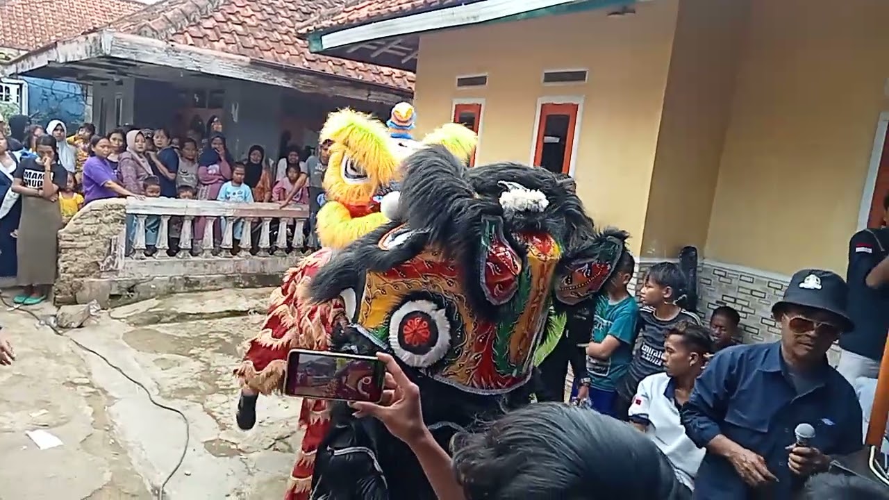 Burok Atraksi Barongsai di kampung Parenca, Cinagara
