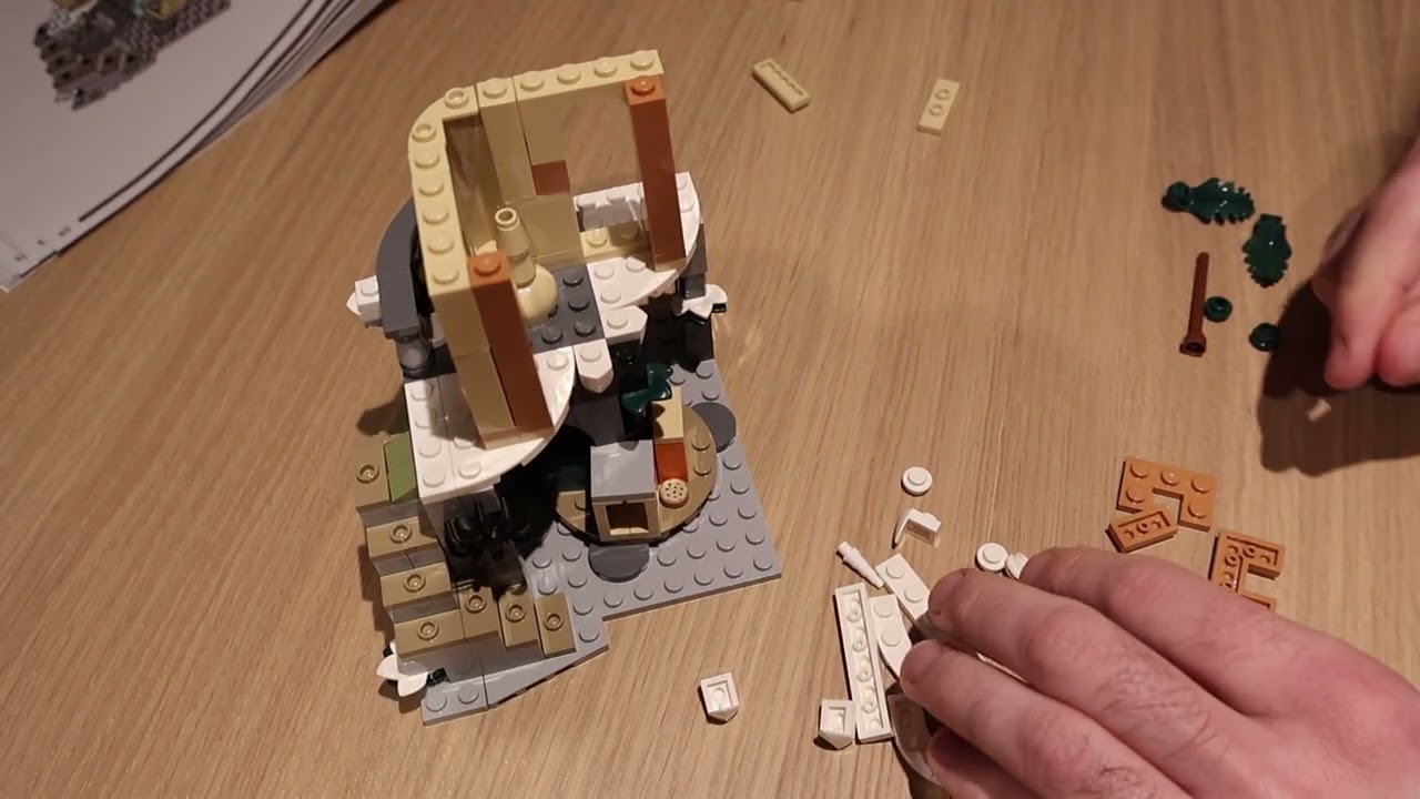 Building LEGO Harry Potter 76430 Hogwarts Castle Owlery Part II