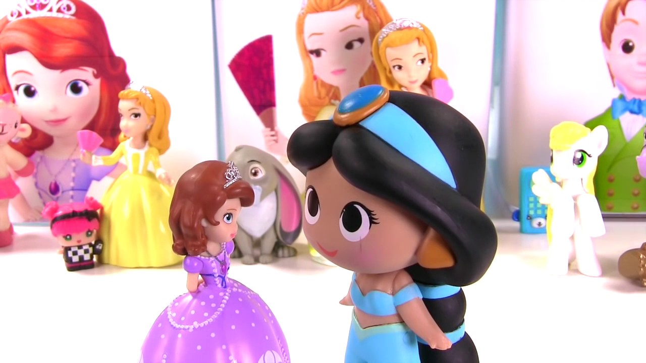 Sofia the First Doll Surprise