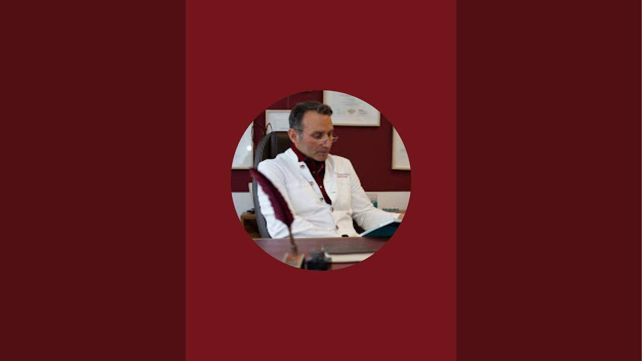 Dr. med. Fevzi Cebe überträgt einen Livestream.