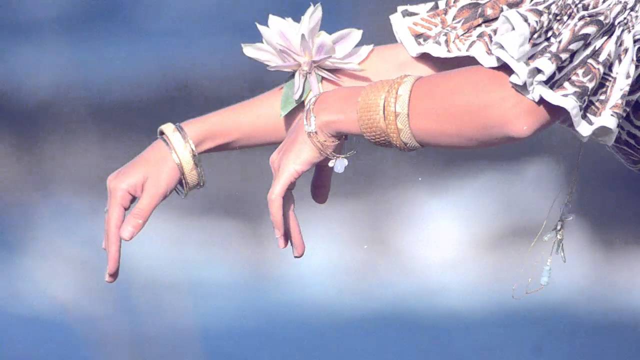 Vintage Hawaii - RueBelle Hawaii. Paris