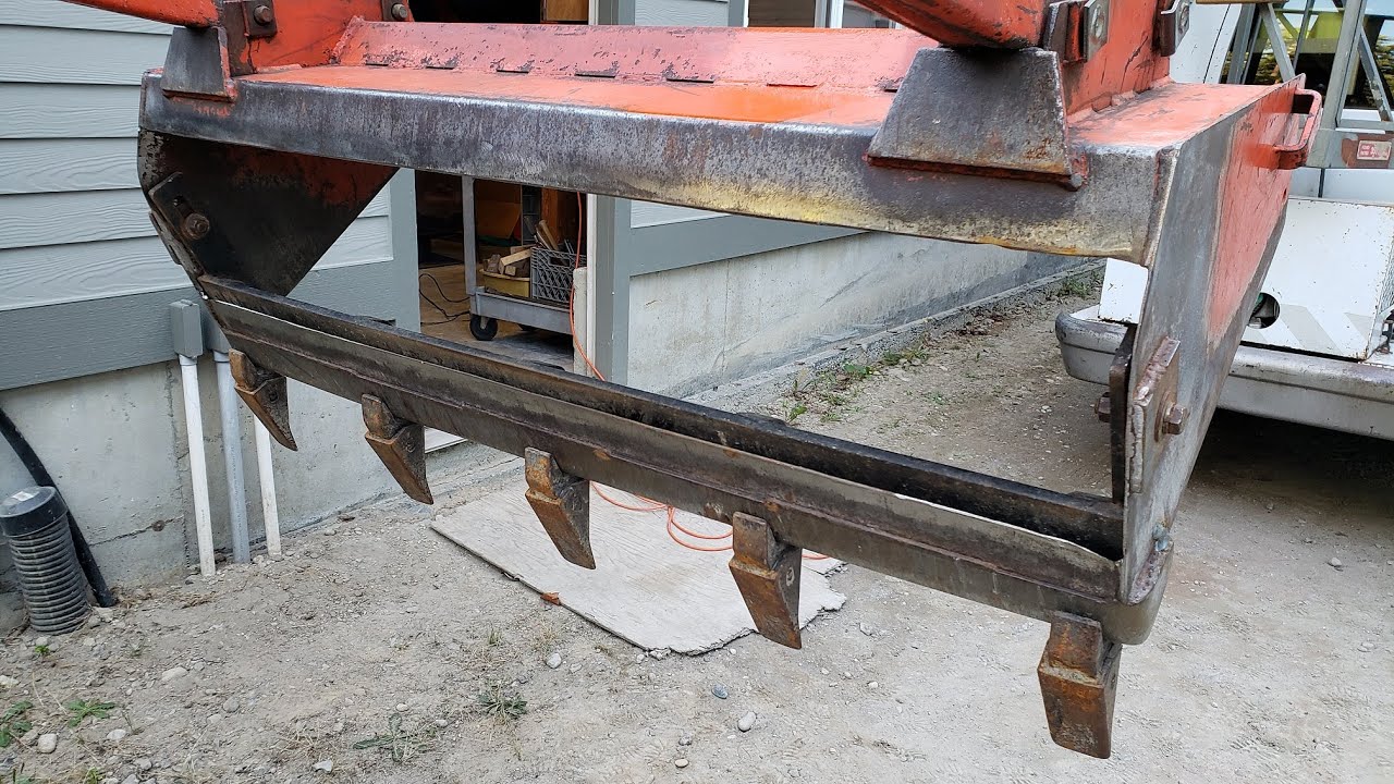 Loader Bucket Repair, Kubota B7100 Tractor With Kubota1630 loader