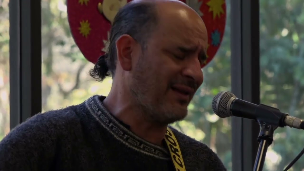 Jaime Yakaman  “A través de los cristales” (para cerrar sesión de micro abierto)