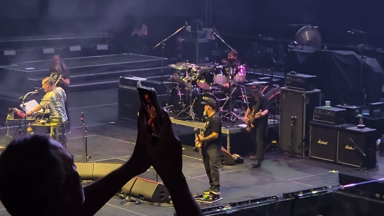 Mr. Bungle - My Ass Is On Fire + Funky Town (Movistar Arena, Buenos Aires, 03.02.26) 4K