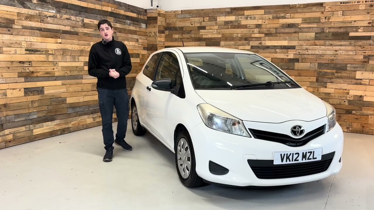 Toyota Yaris | 1,0 литр | Небольшой пробег | Низкий налог | Низкая страховка