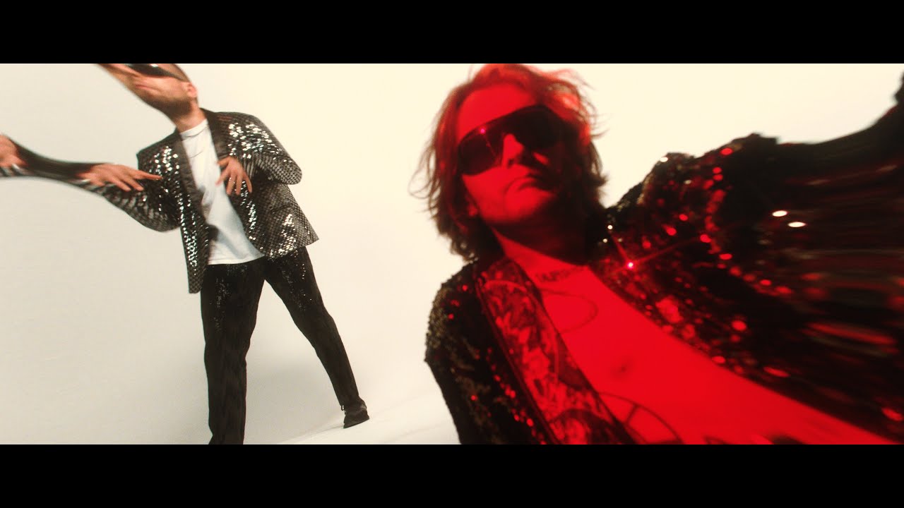 Singapūras Satīns - AUGSTS ASINSSPIEDIENS (OFFICIAL VIDEO)
