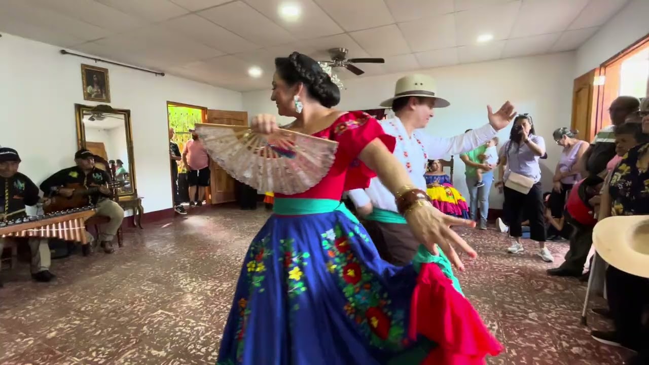 Son: La Pi&ntilde;a Madura. Bailan: Rita Palacios Mora y Bosco Ortega Berr&iacute;os