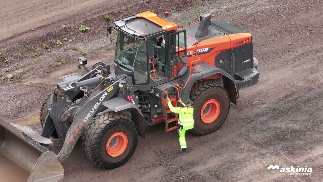 K-Entreprenad Mark AB berättar om sin Develon hjullastare från Maskinia