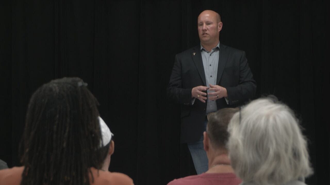 Roads, EMS and early voting big topics at Grayson County town hall