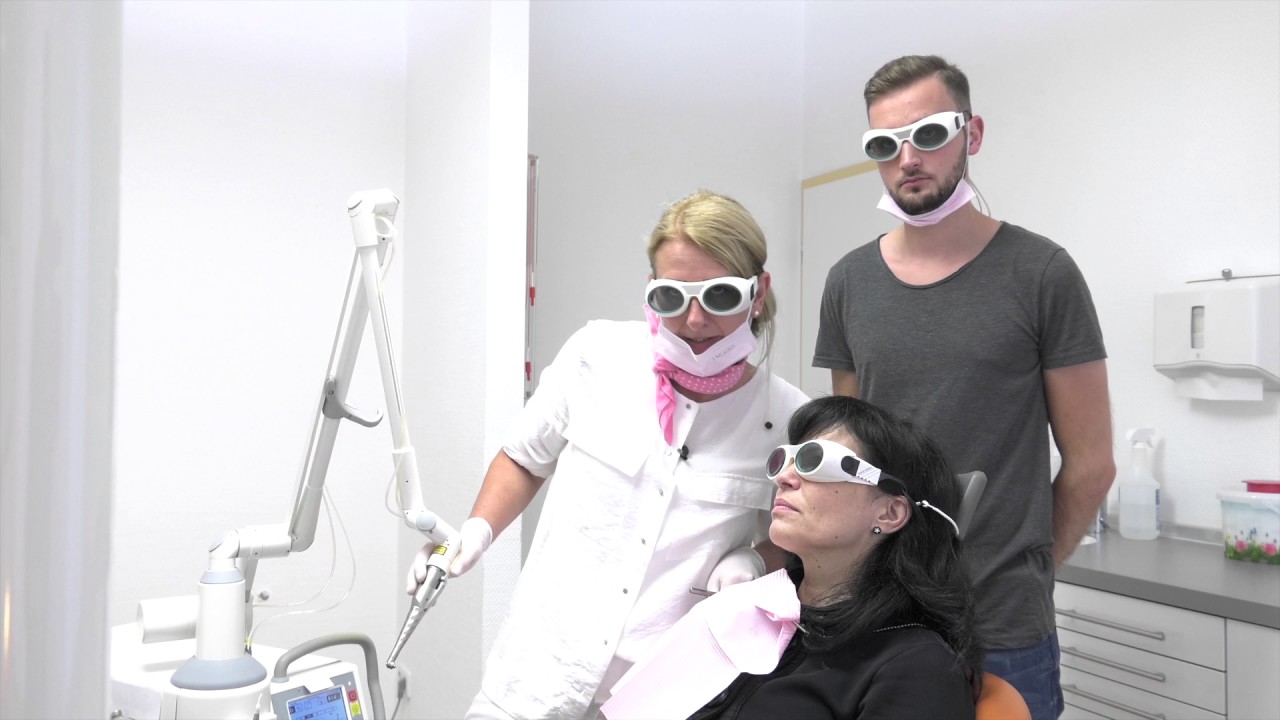 Painless laser treatment of gum inflammation (Gingivitis)