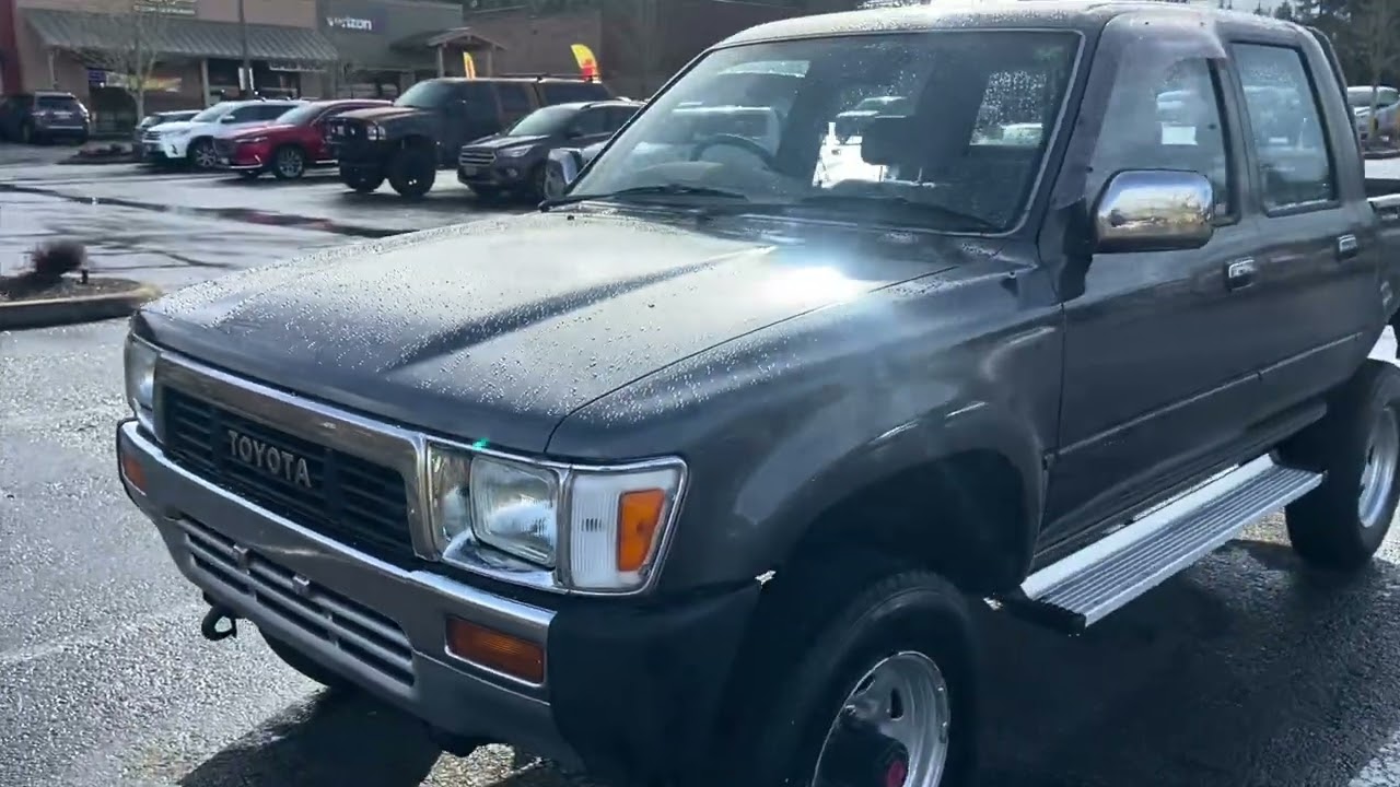 1989 Toyota Hilux Crew Cab 4WD straight life solid  axles Hi Lo 5spd,  YN105, 2L only 38,625mi RHD 