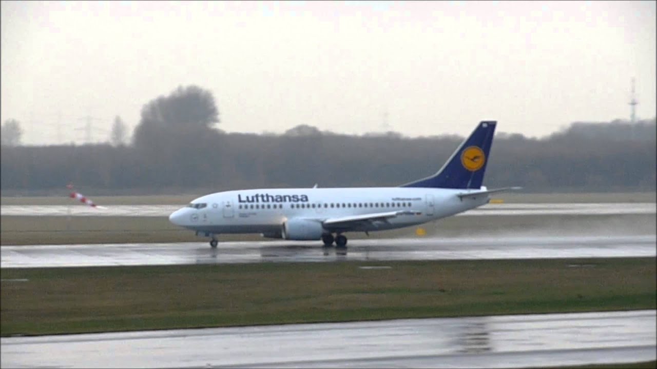 Lufthansa Boeing 737-500 fast taxiing+takeoff at Dusseldorf
