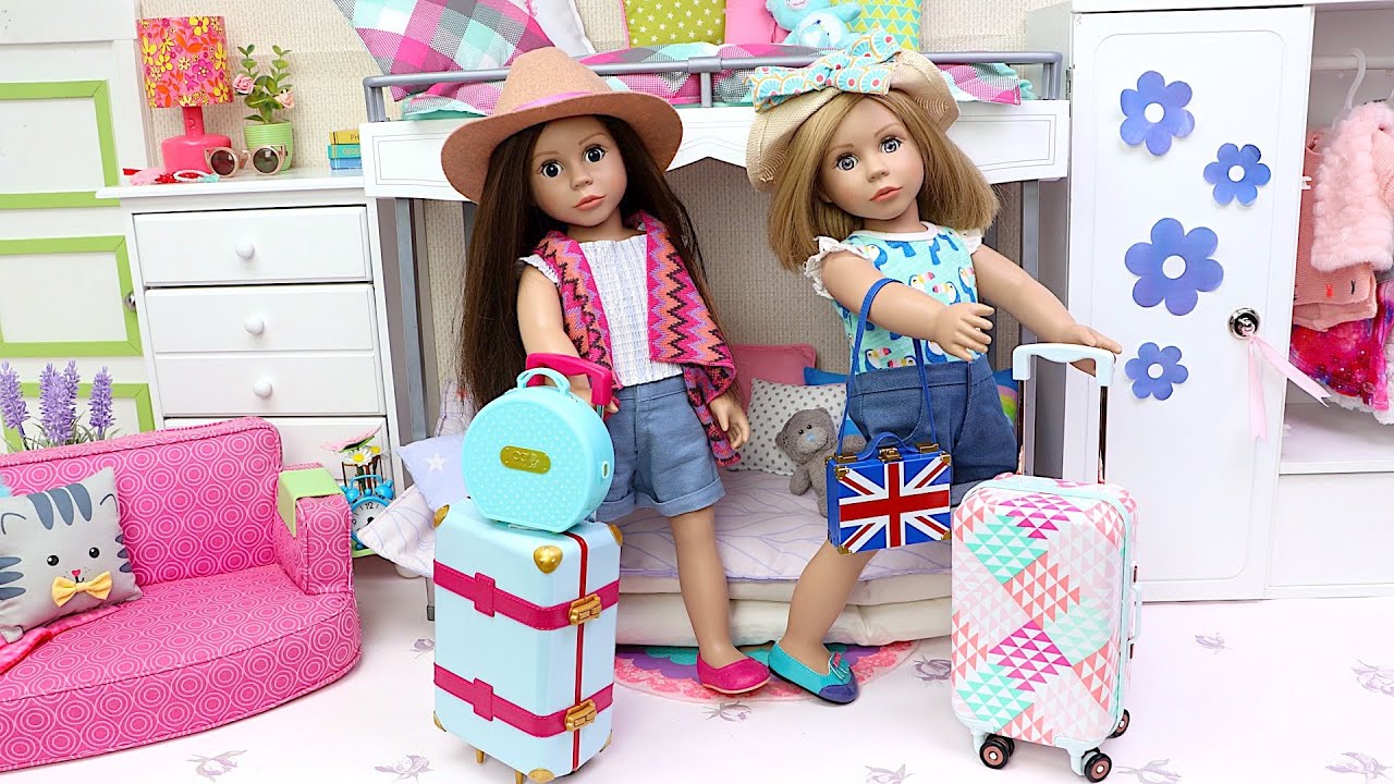 Doll sisters pack suitcases for vacation! Play Dolls travel routine