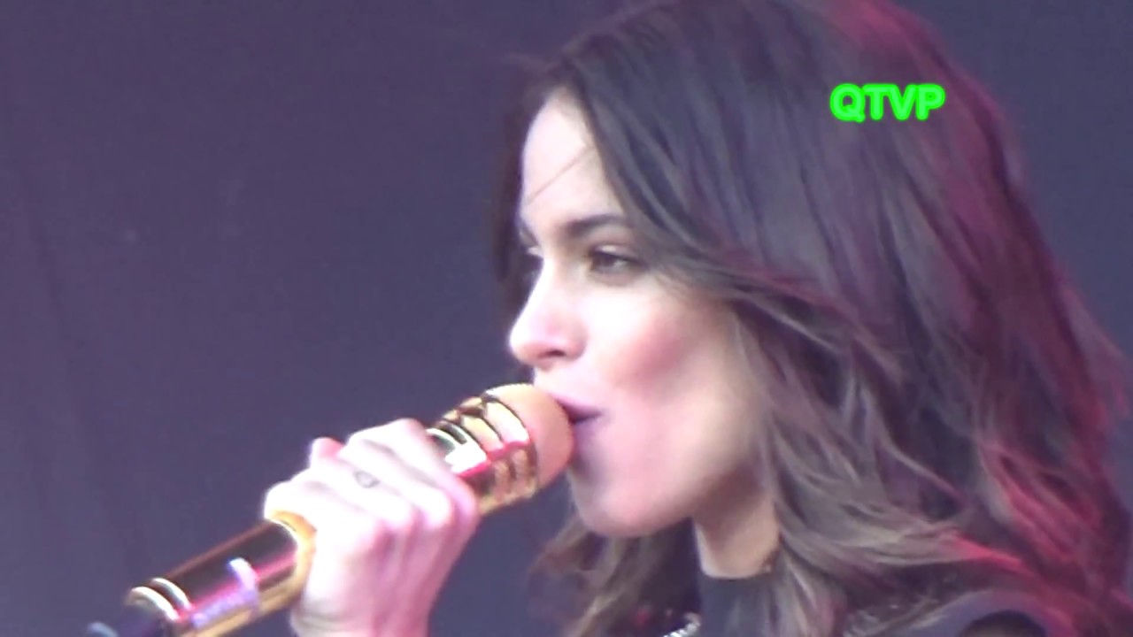 TINI STOESSEL.  Te Quiero Más.  República de los Niños