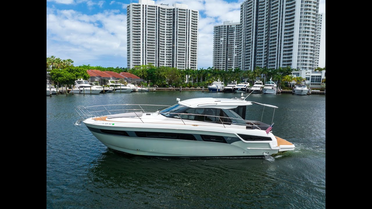 2018 Bavaria S40 Coupe - For Sale with HMY Yachts